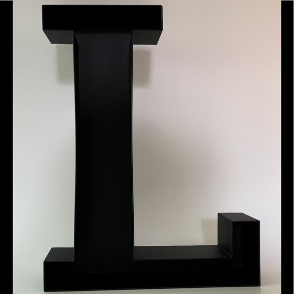 Black wall hanging wine cork holder letter “L” - Picture 2 of 2